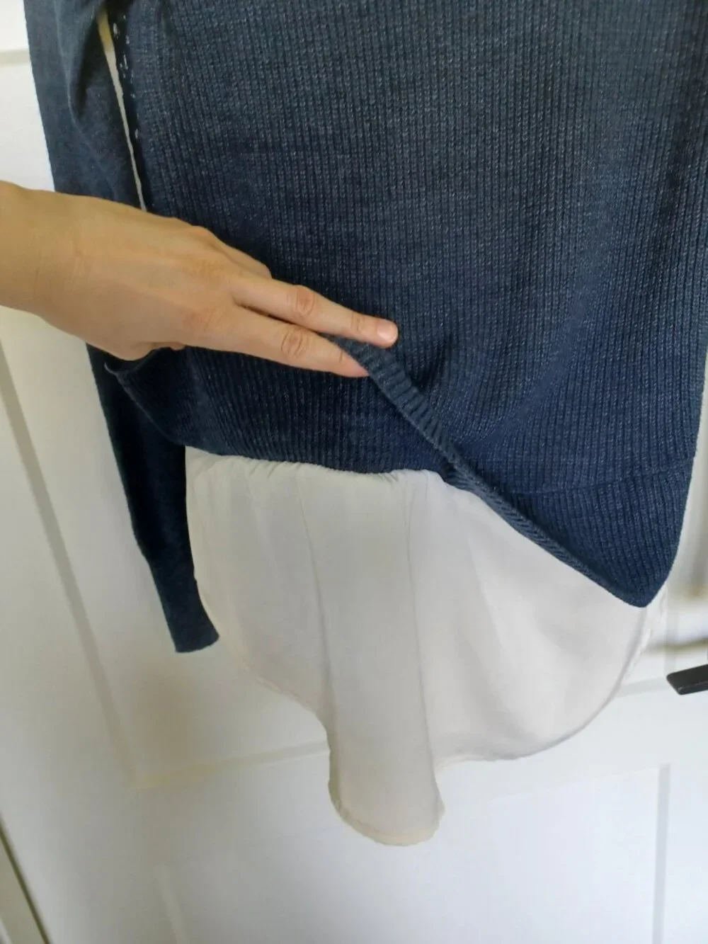Simply Vera - Vera Wang faux 2-in-1 layered knit sweater and blouse Size PM